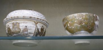 A Japanese Satsuma bowl and a Satsuma bowl with cover (2)