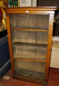An oak open bookcase with adjustable shelves 141cm high, 77cm wide
