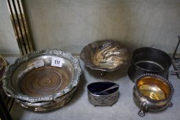 A quantity of silver and silver plate, to include two silver napkin rings, a silver salt with blue