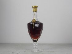 Cognac Michel Camus Royal Bacarat Crystal bottle Badly Damaged Base 70cl 40% vol  Cognac Michel