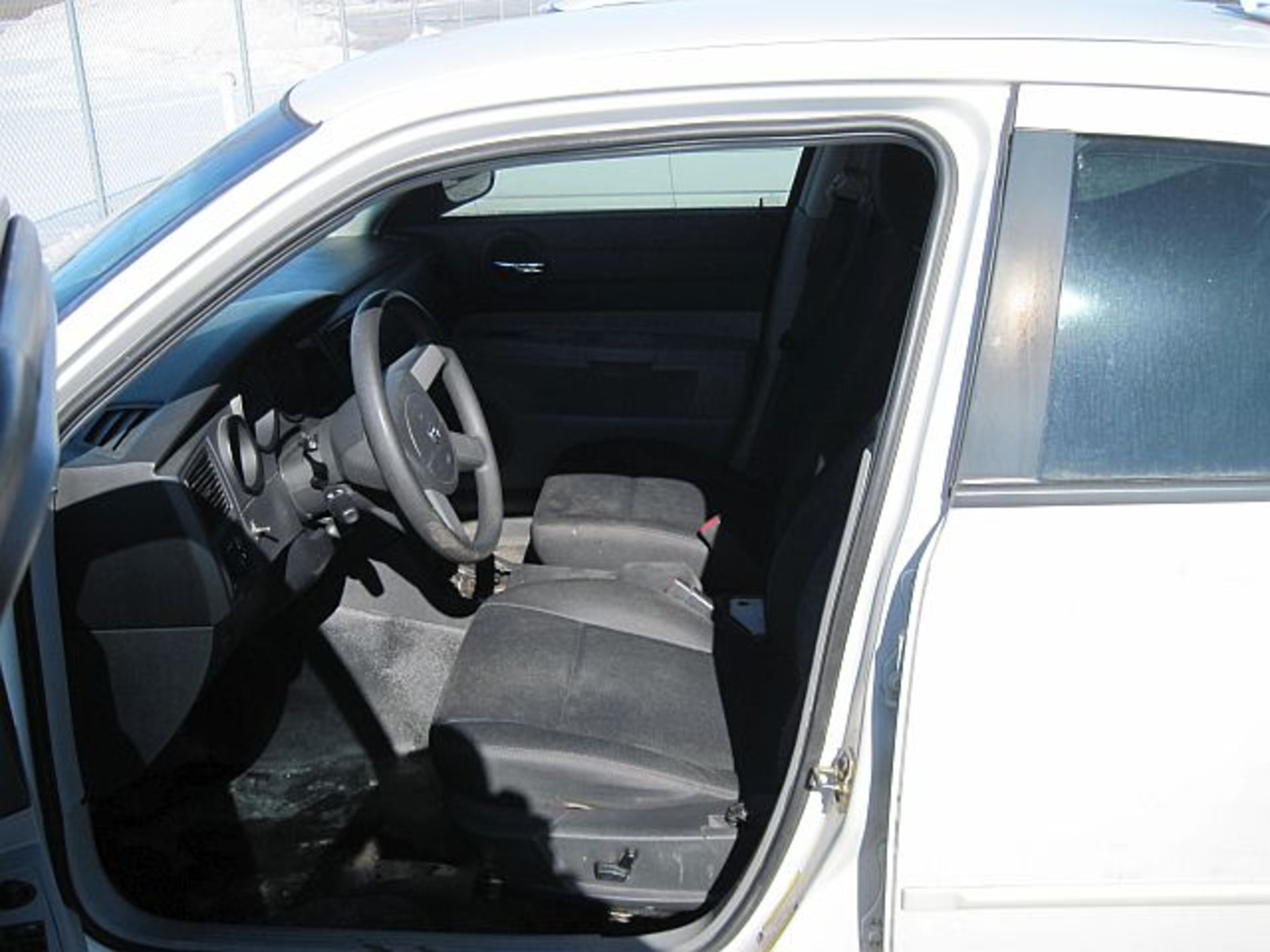 Lot 24 -  Lot# 24 2005 F150 super cab 4x2    2005 F150  super cab 4x2, blue, 133,114kms, tires fair, - Image 6 of 6