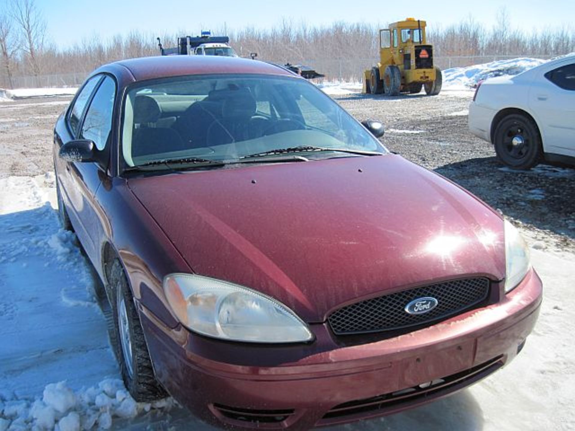 Lot 8 -  Lot# 8 2005 Dodge Caravan; 254,344km;  3.3L; powered windows and doors; tires are good 2005