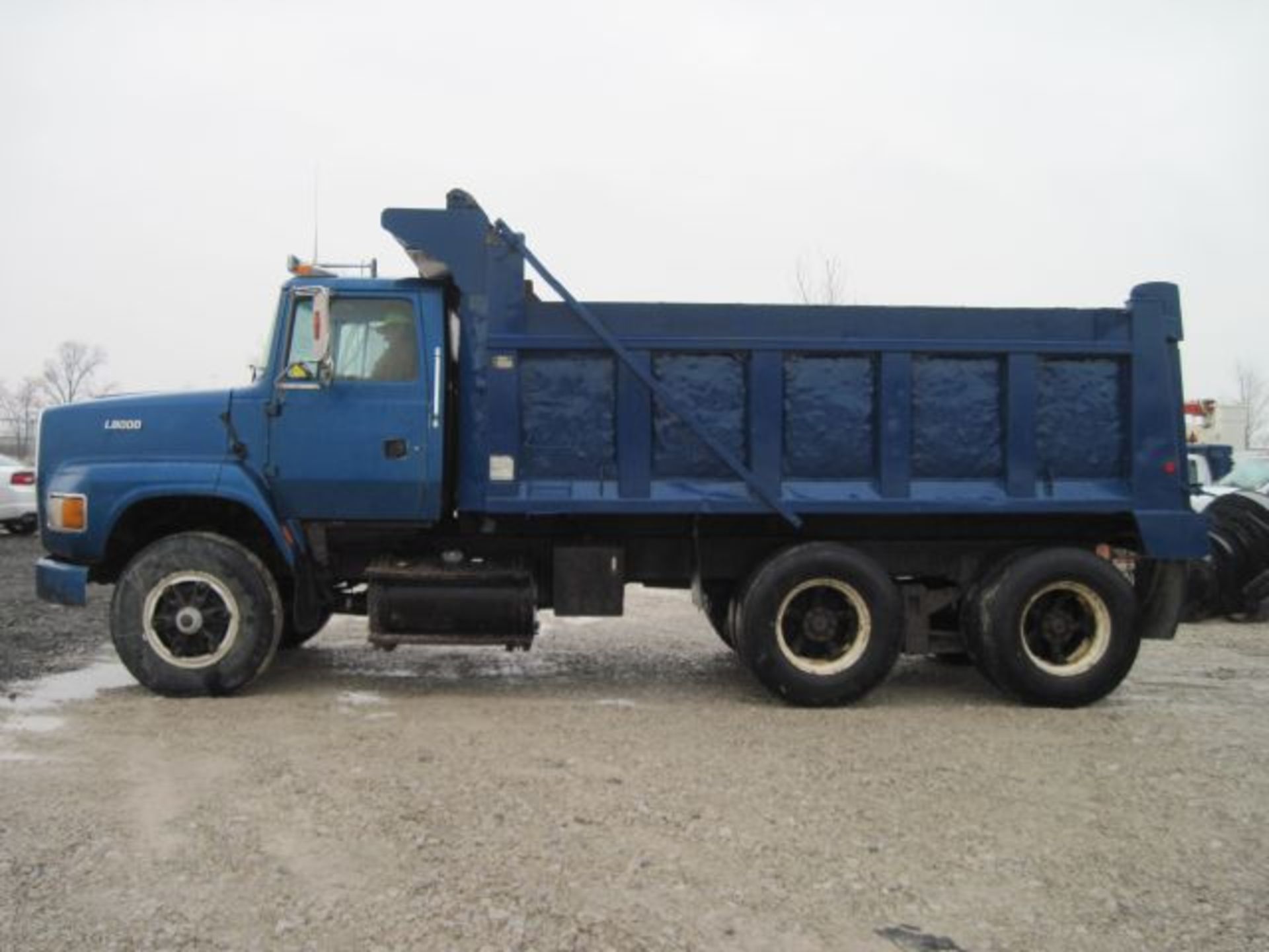 Lot# 110 1996 Ford L8000 Dump Truck 1996 Ford L8000 Dump Truck, 501227Km, Vin# 1FDYS82E2TVA18314