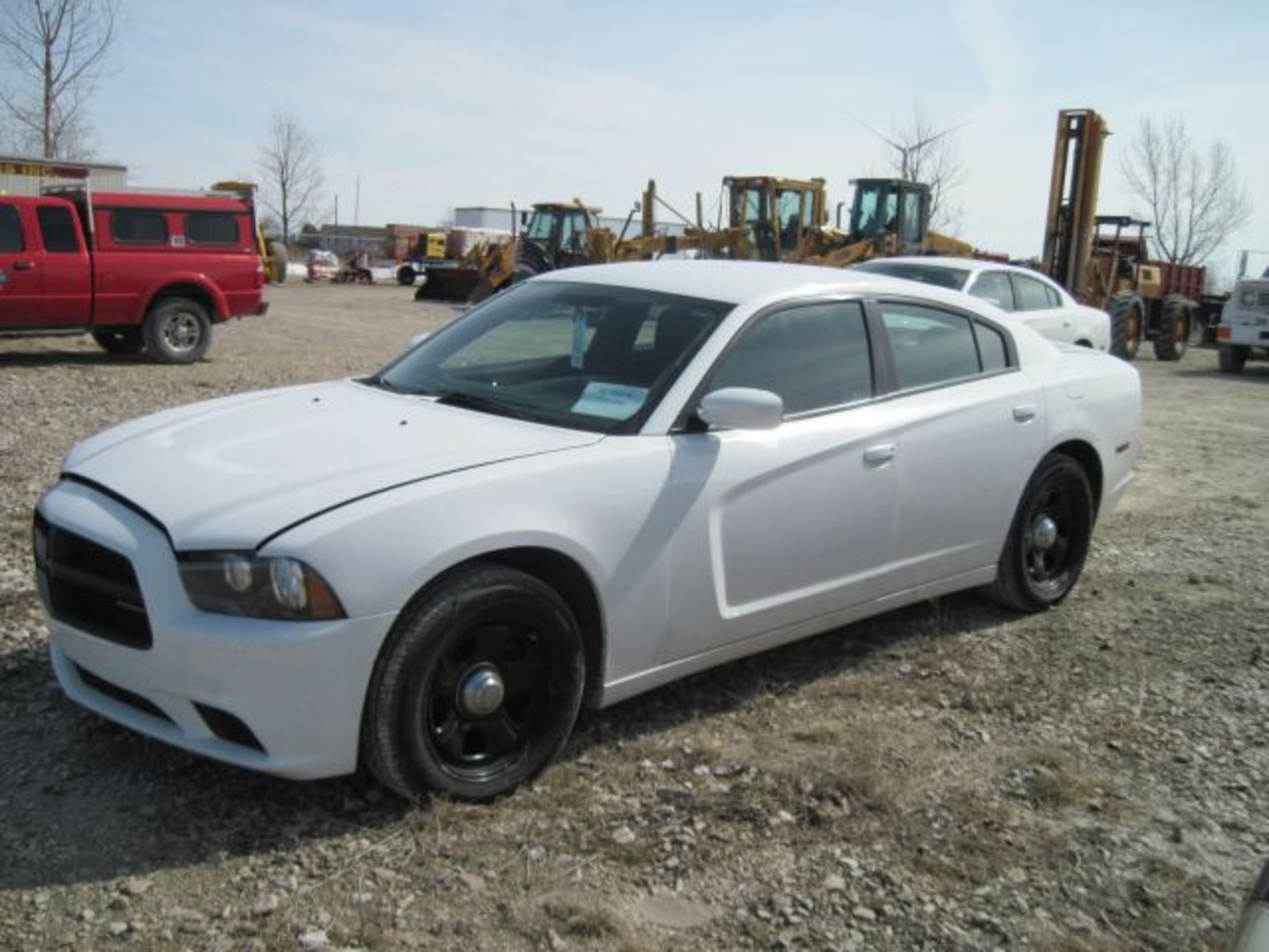 Lot 28 -  Lot# 28 2011 Dodge Charger    2011 Dodge Charger;  4 door;  200,591km;  5.7L; V8;  tires - Image 2 of 5