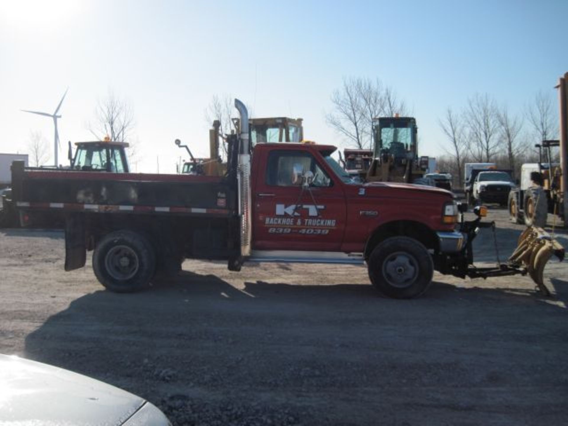 Lot# 103 1997 Ford F-350 XL 1997 Ford F-350 XL With Plow, Tires Good, 111629KM Vin#