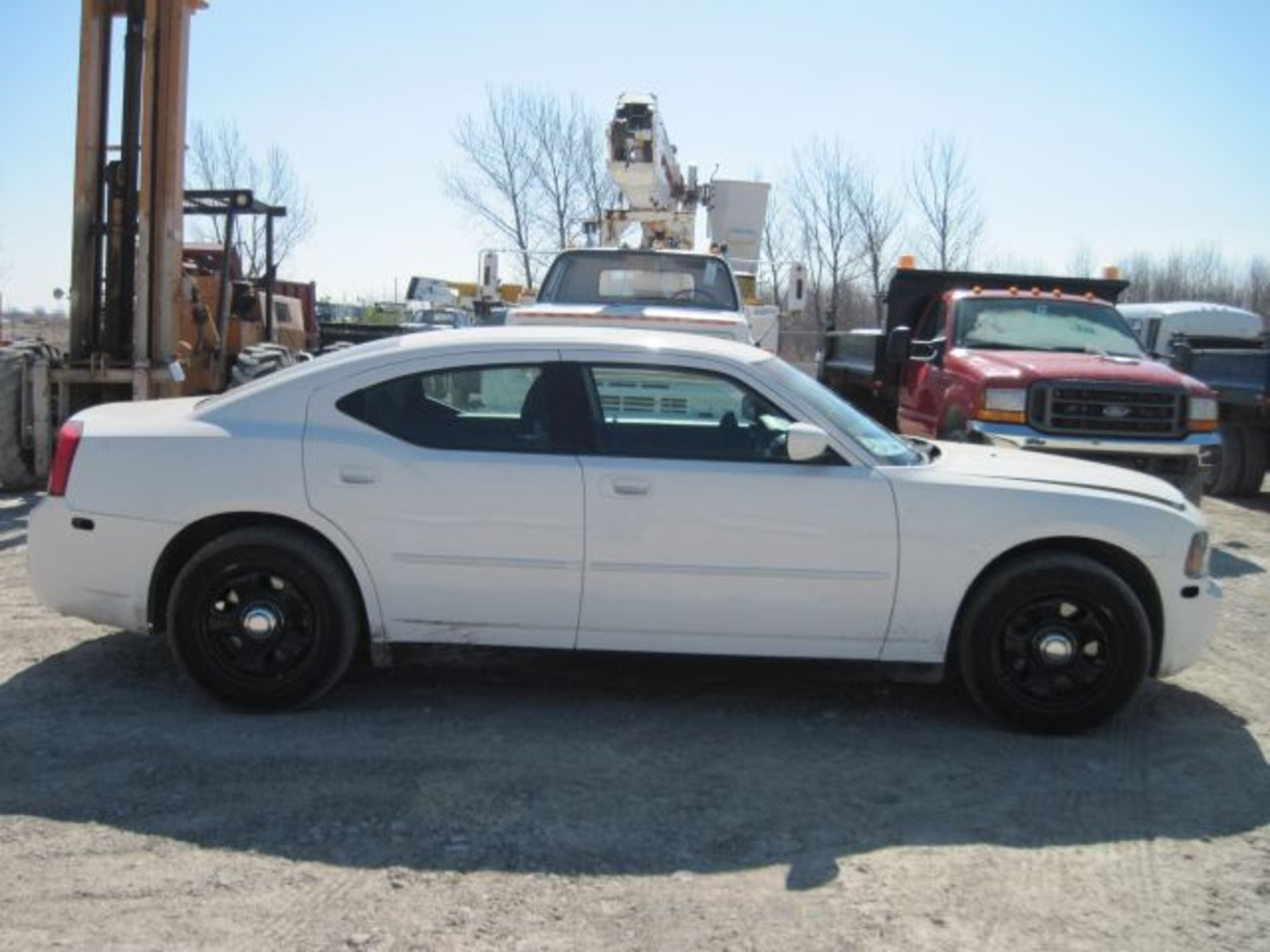 Lot 5 -  Lot# 5 2009 Dodge Charger 2009 Dodge Charger; 254,153km; V8 engine; 5.7L; tires good,