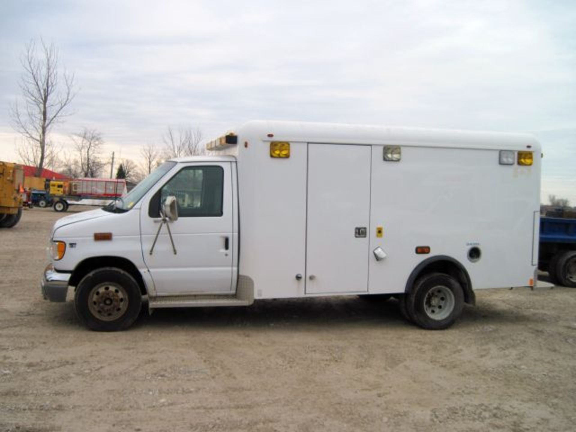 Lot# 67 2002 Ford Rescue Van 2002 Ford van van;  347,630km, Minor Rust, Tires Fair, Vin#