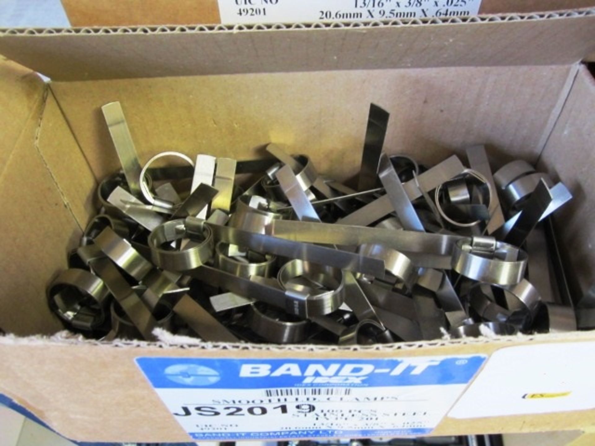 Six boxes Band-IT Smooth I.D clamps, 100 per box