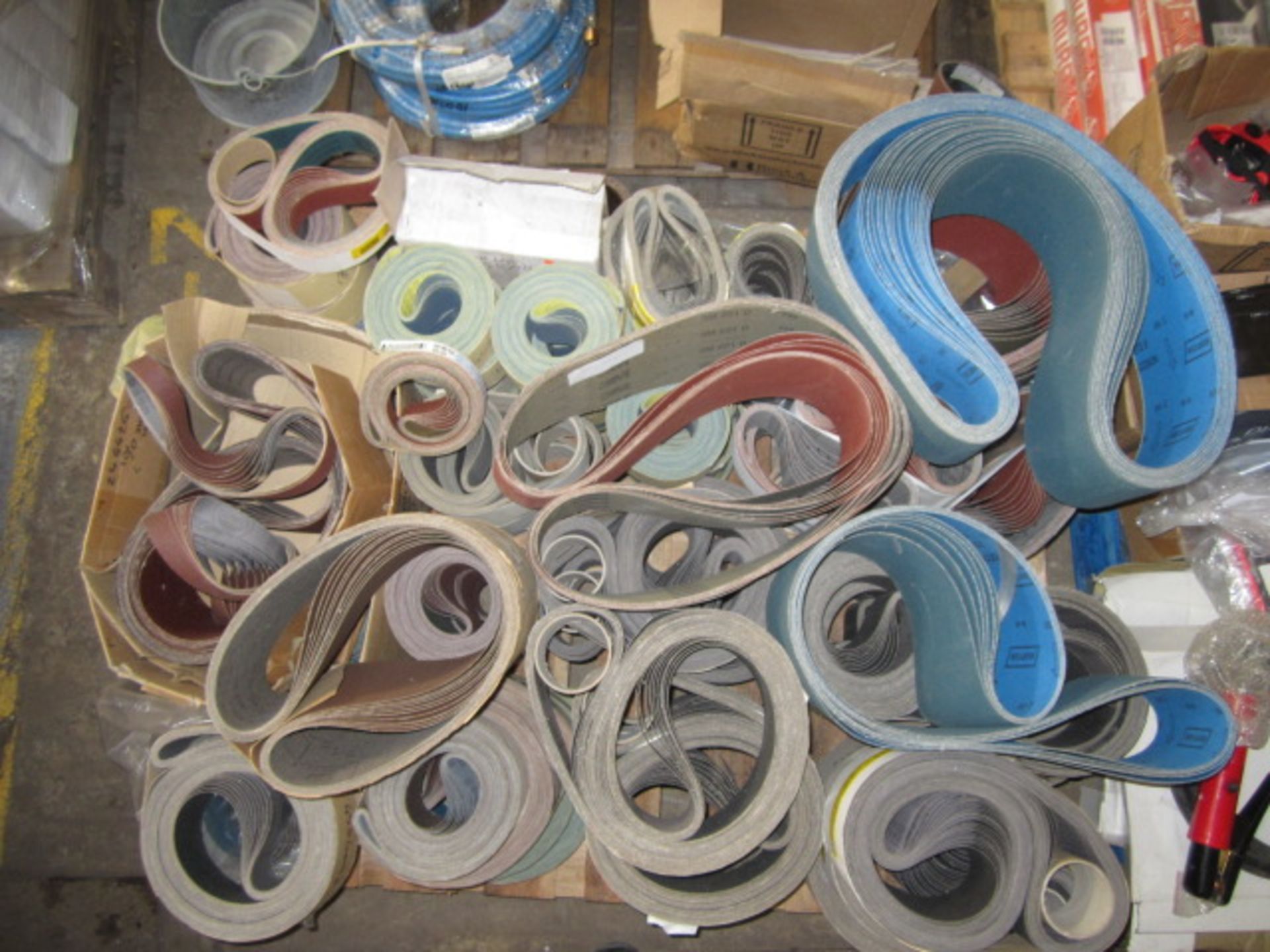 Pallet of assorted size abrasive belts - Image 2 of 2