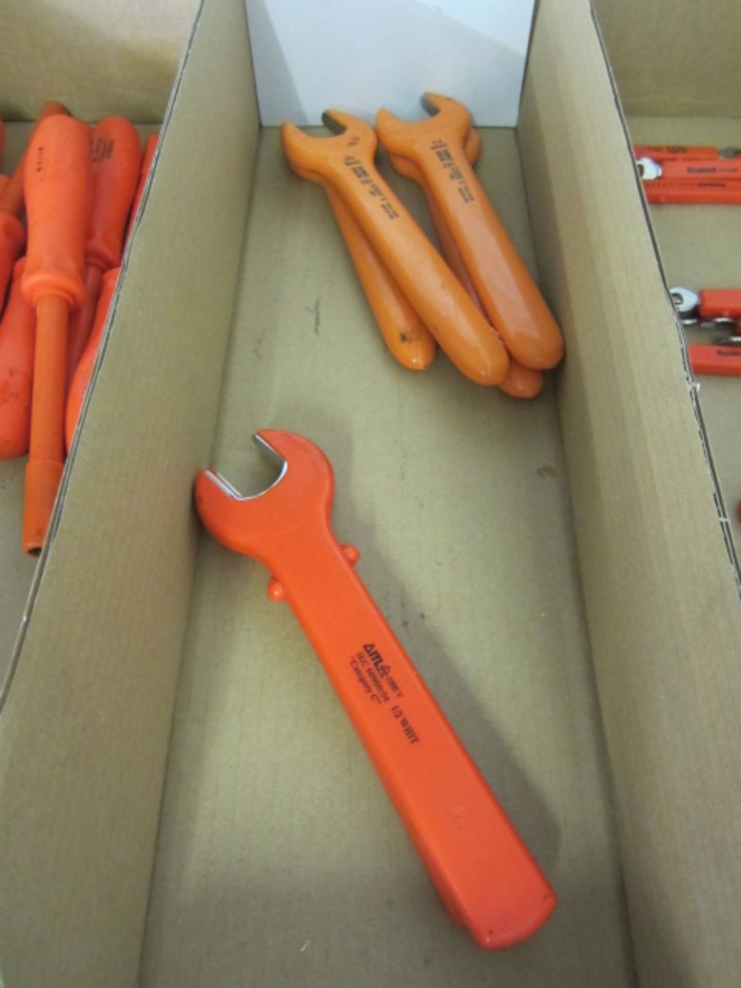 Six Whitworth ½" insulated open-end spanners