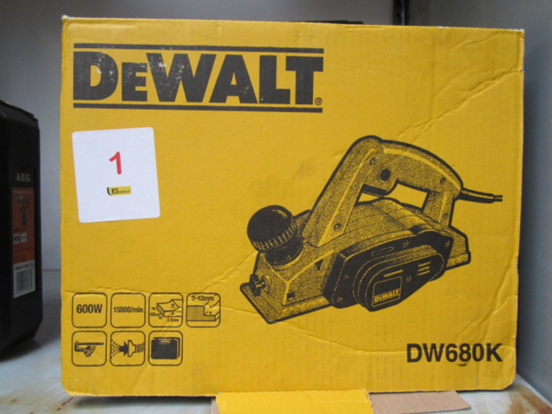 Dewalt DW680k 600w planer, 110v