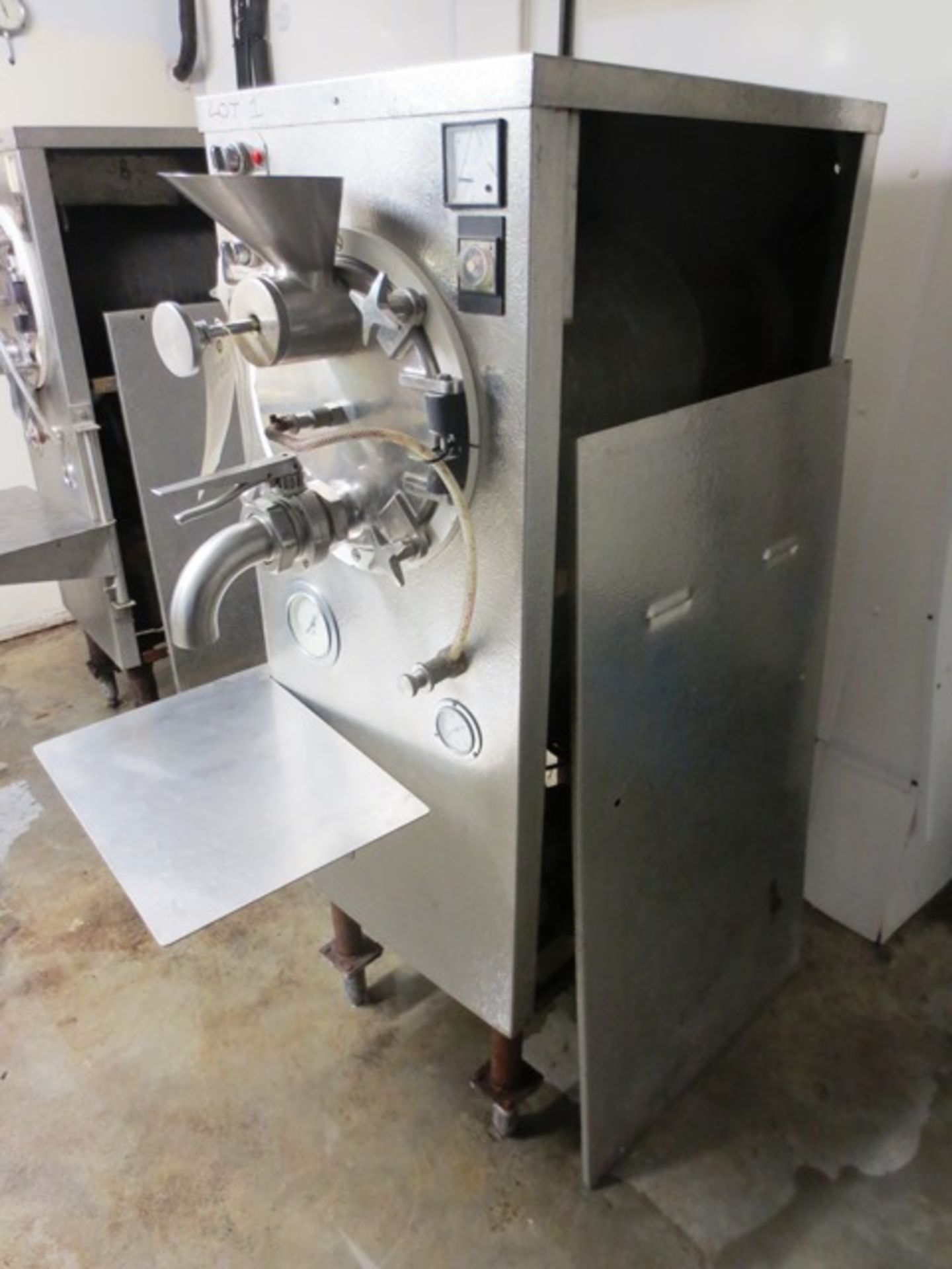 Un-named stainless steel pressurised, refrigerated ice cream batch filler, infeed hopper and - Image 2 of 5