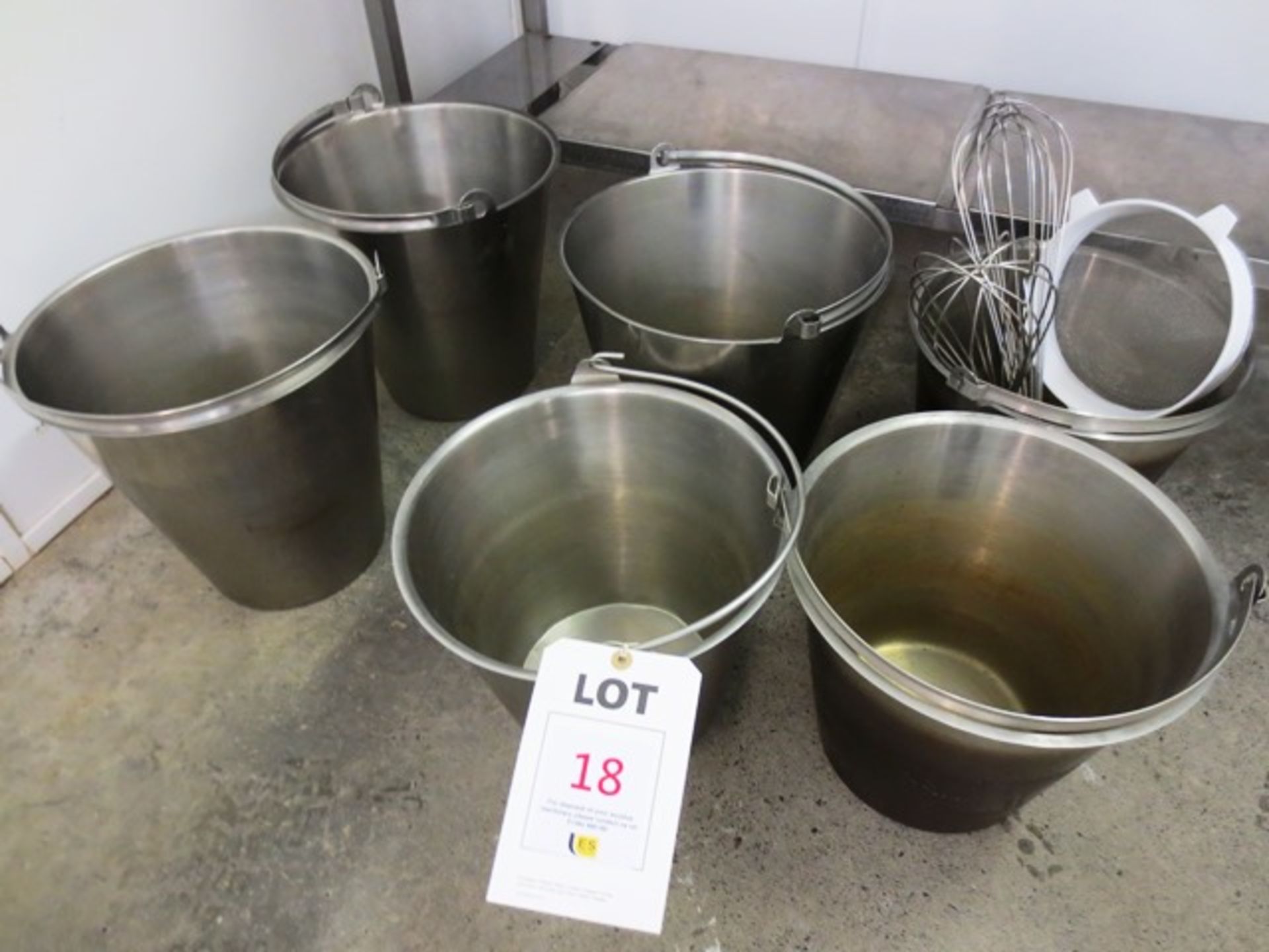 Six stainless steel pale buckets, bucket diameter 300mm