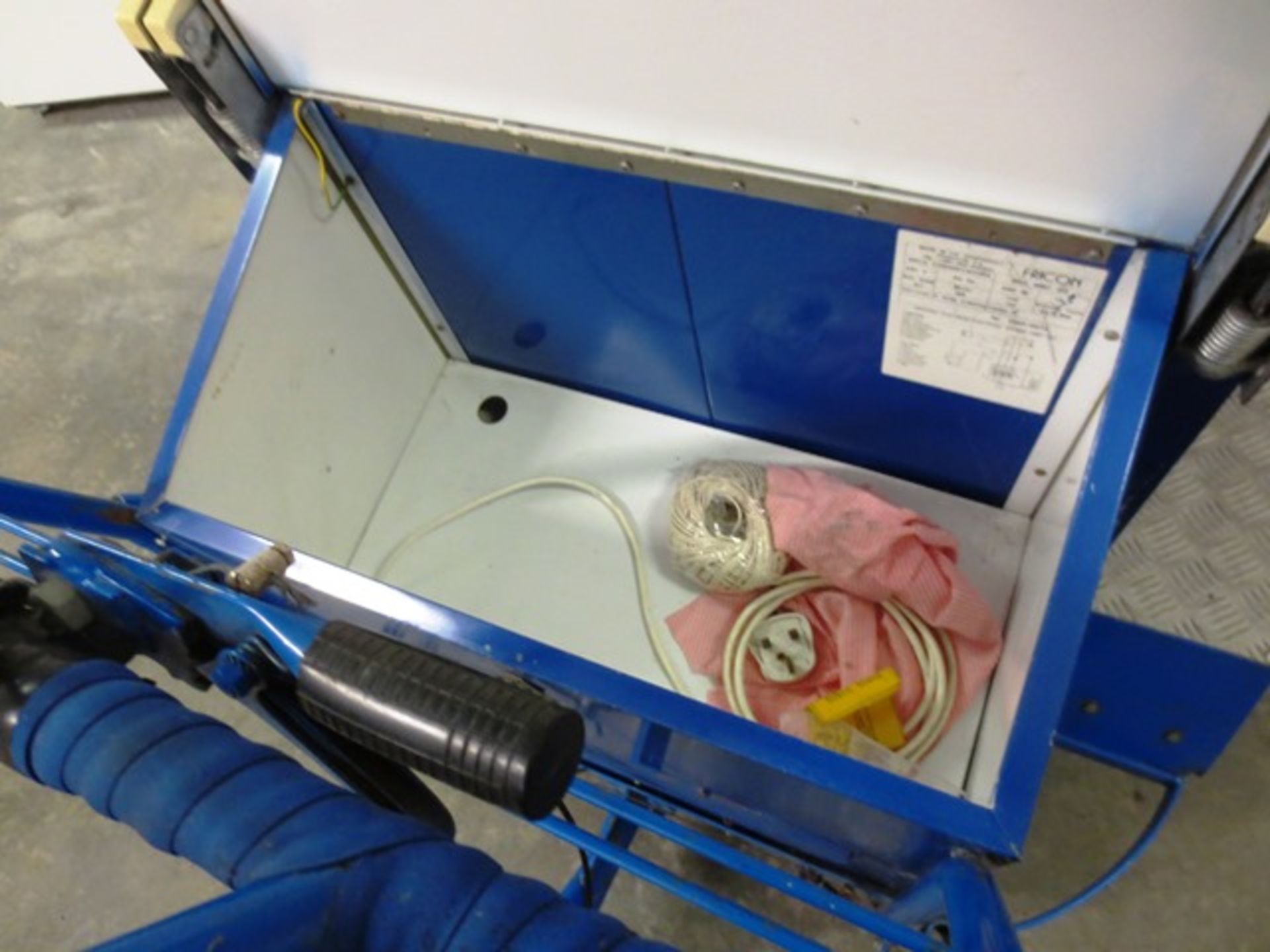 Un-named ice cream tricycle with fitted Fricon MBC125 twin lid freezer box, serial no: 2000/0073 - Image 6 of 7