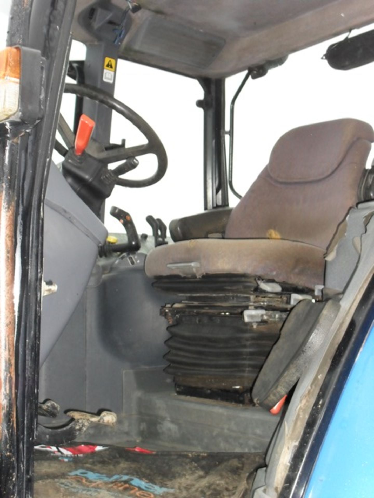 New Holland TM135, 40k Range Command, air con, air seat, Front linkage, 4 spools, Registration no. - Image 6 of 6