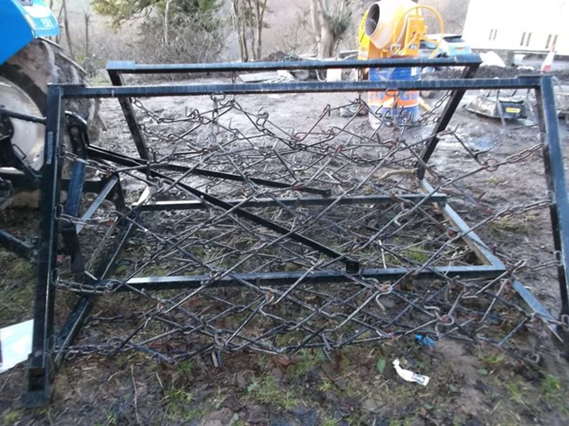 Tractor mounted, manual folding chain harrows, Location: Bridgend - Access to this location is via.. - Image 2 of 3