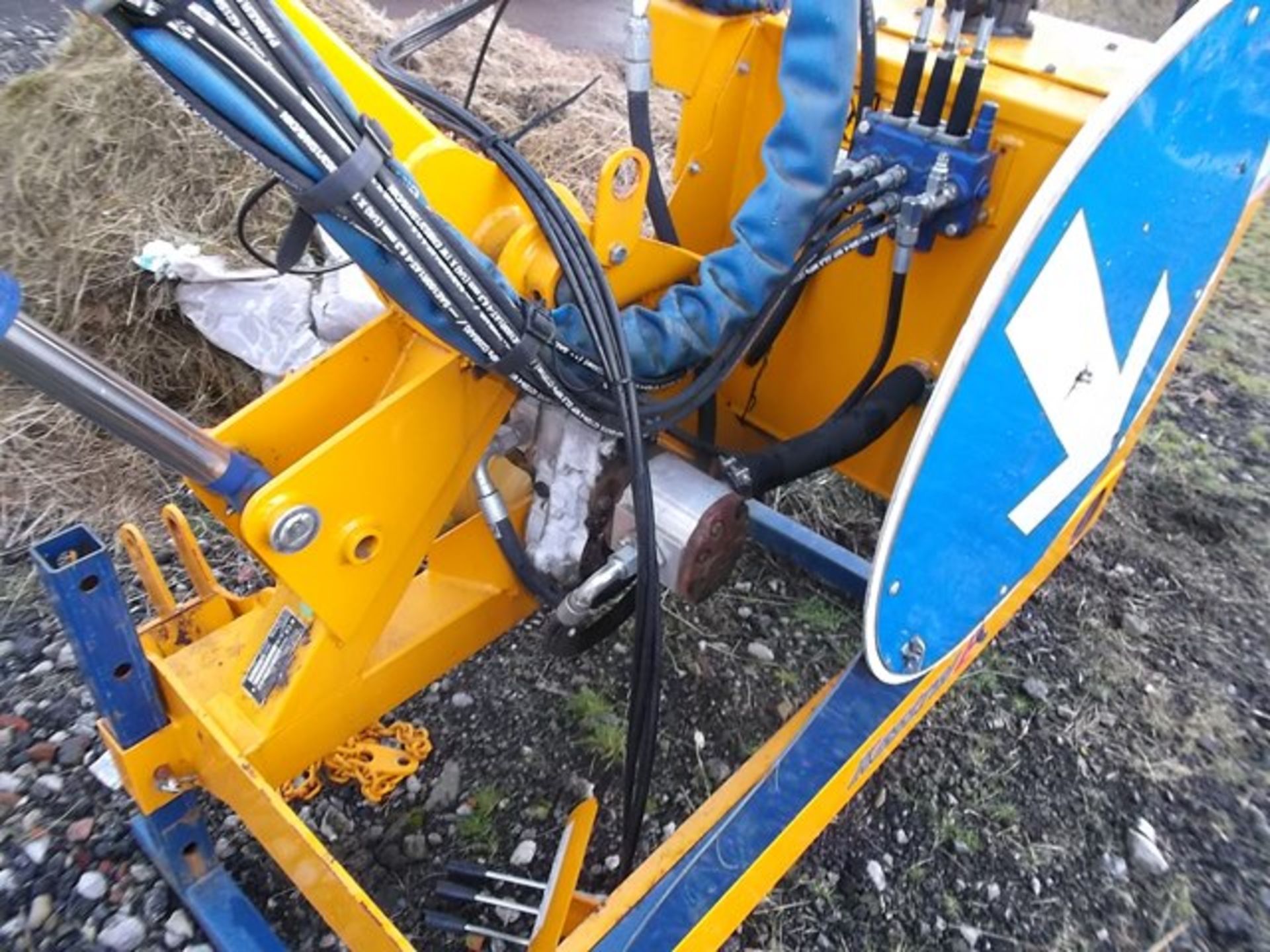 Bomford Kestrel E ProTrim 90-573-01 hedge trimmer, Serial No. B121426, Location: Bridgend - Access.. - Image 5 of 6