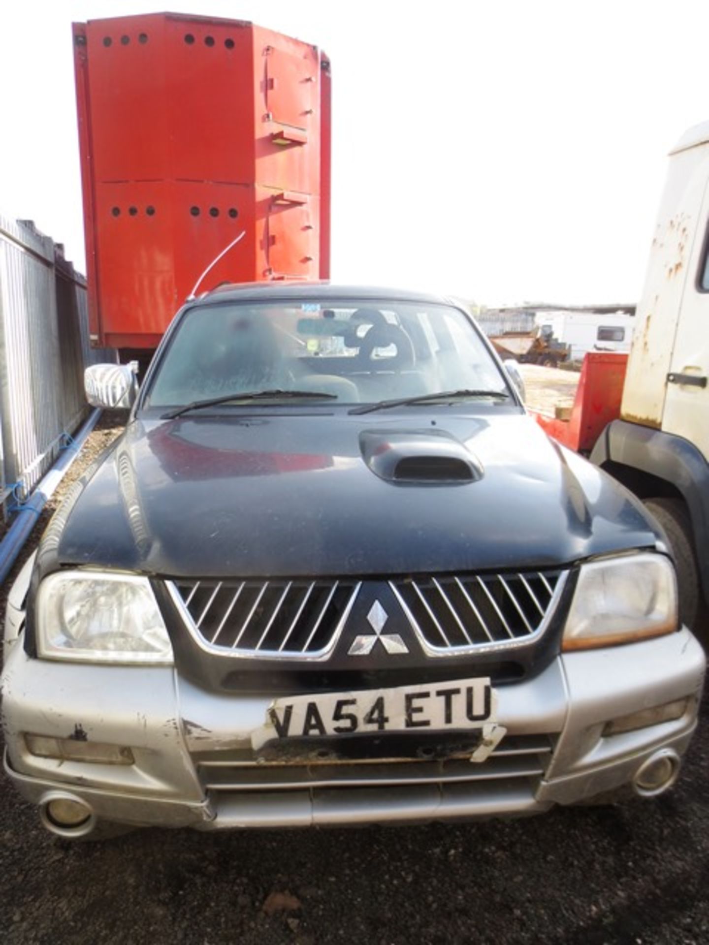 Mitsubishi L200 Animal LWB 4WD crew cab pick up truck, Registration No. VA54 ETU, Date of - Image 2 of 11