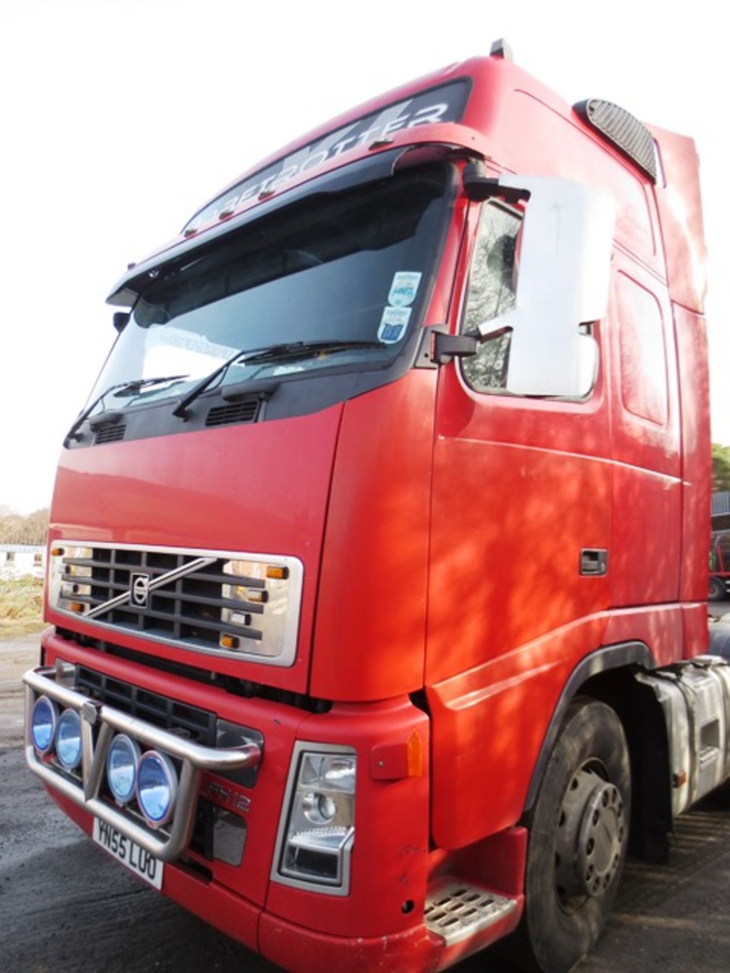 Volvo FH12 460 Globetrotter XL, double sleeper cab 6x2 tractor unit, Registration No. YN55 LUO, Year - Image 4 of 15