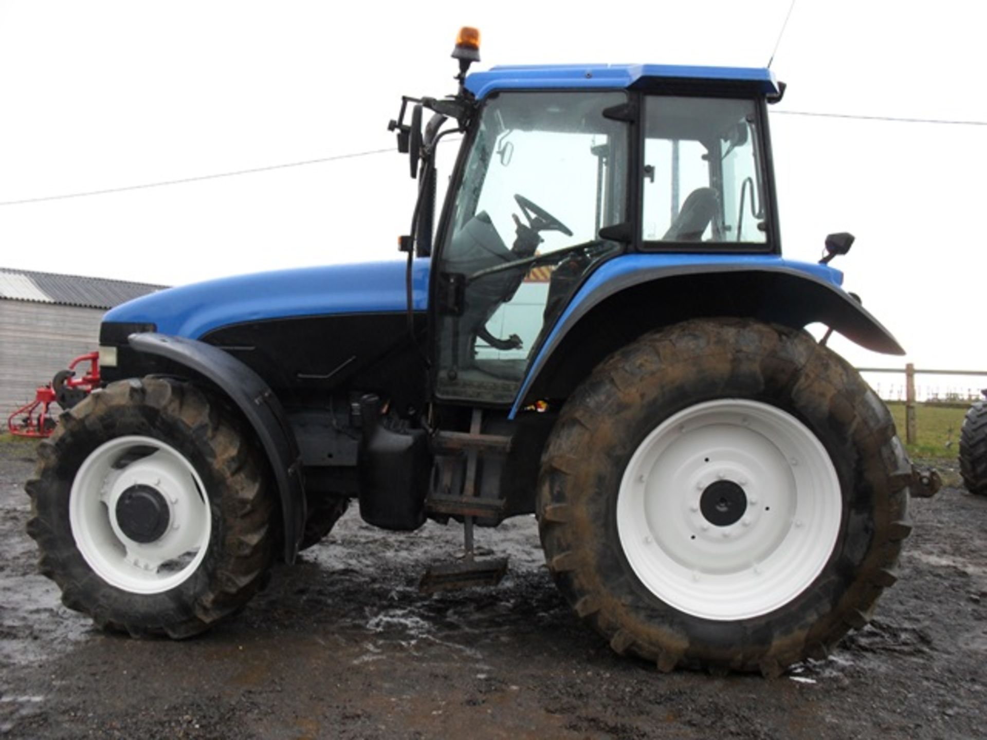 New Holland TM135, 40k Range Command, air con, air seat, Front linkage, 4 spools, Registration no. - Image 2 of 6