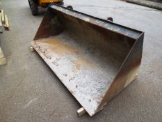 Steel, 2200mm front loading bucket  (Please Note: If purchaser using mechanical lifting to remove