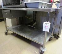 Stainless steel mobile preparation table, with below shelf and fitted drawer, 1400mm length (