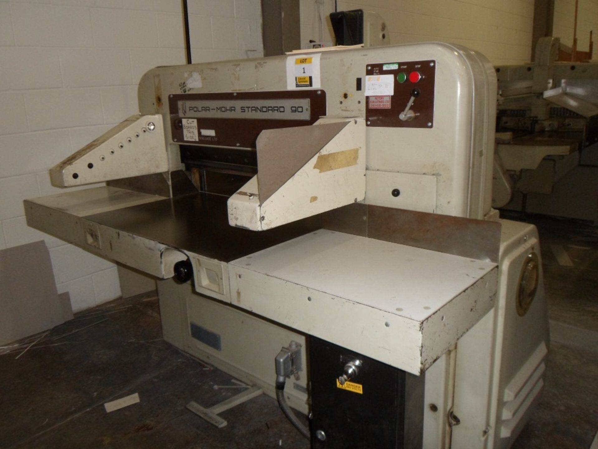 Polar Mohr Standard 90 paper guillotine, 90cm cutting width, serial no?, 440v (located at