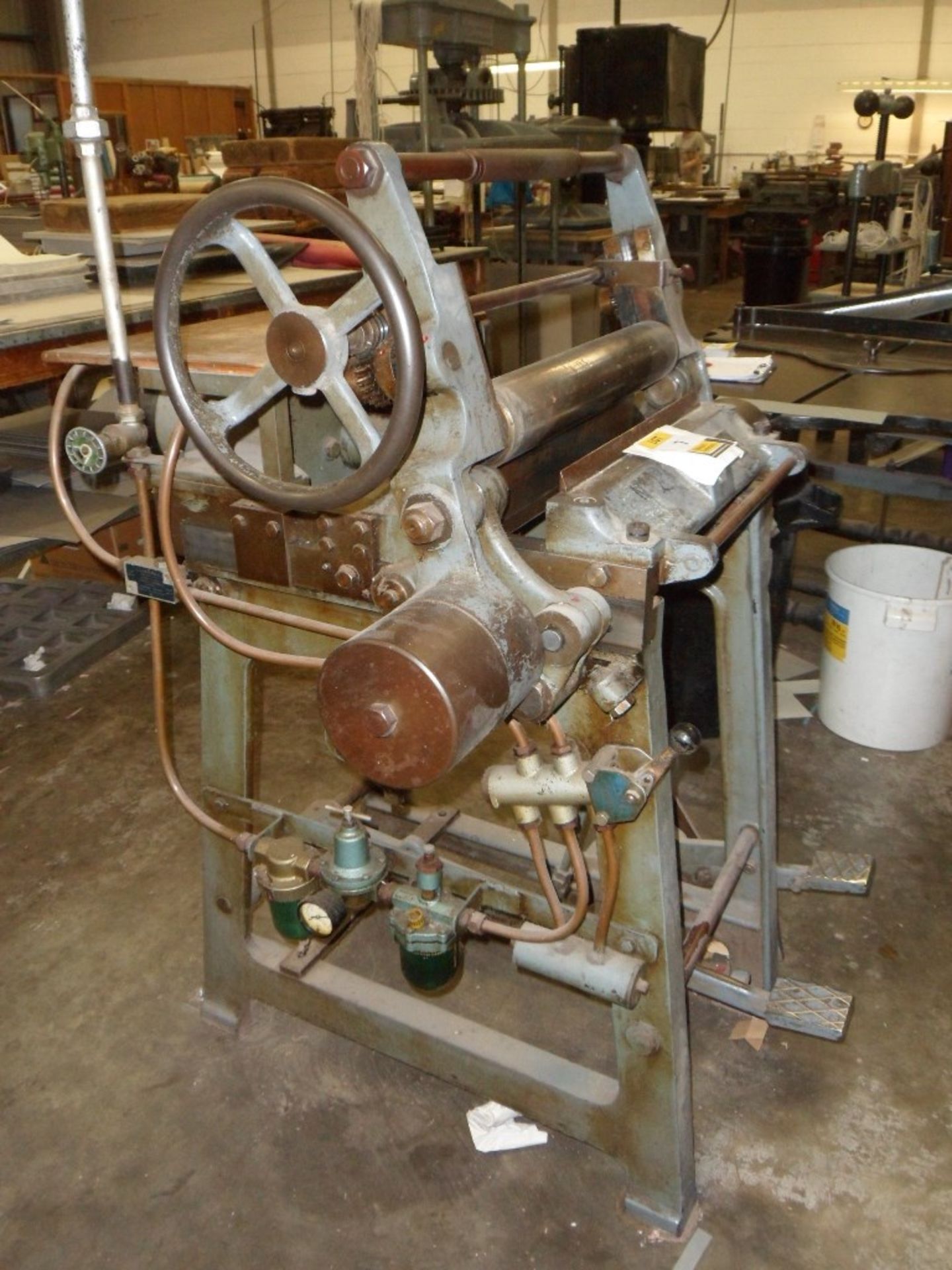 Archibald Bennet 18" wide hand jointing machine (located at Falkirk) - Image 4 of 5