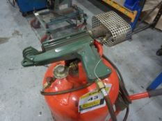 Propane fired shrink wrap gun with hose, regulator and steel gas cylinder trolley, crack to