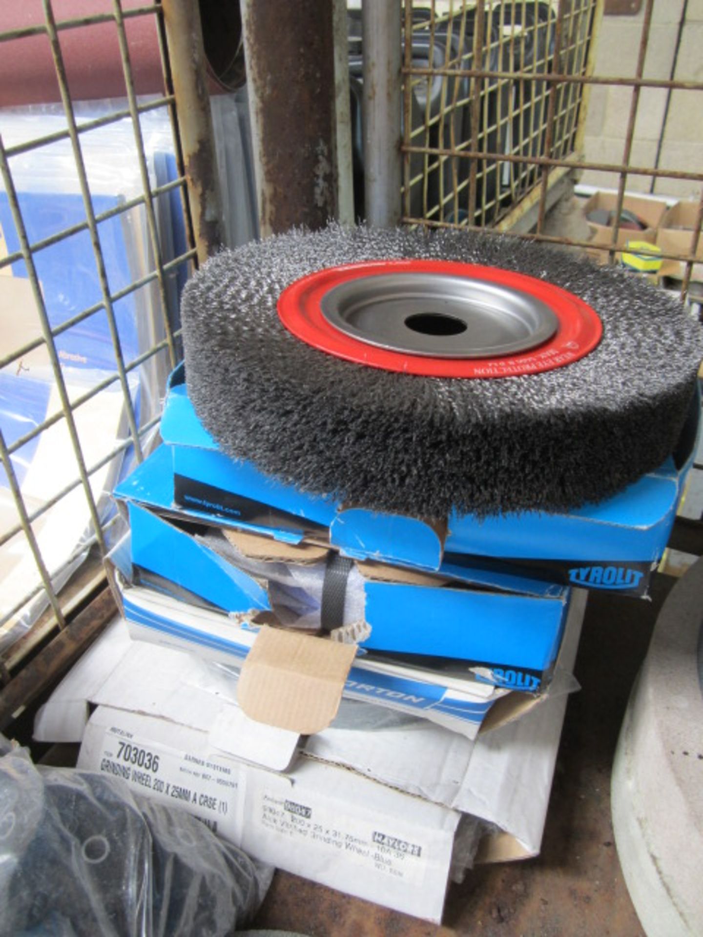 Quantity of assorted grinding wheels and stones - Image 6 of 9