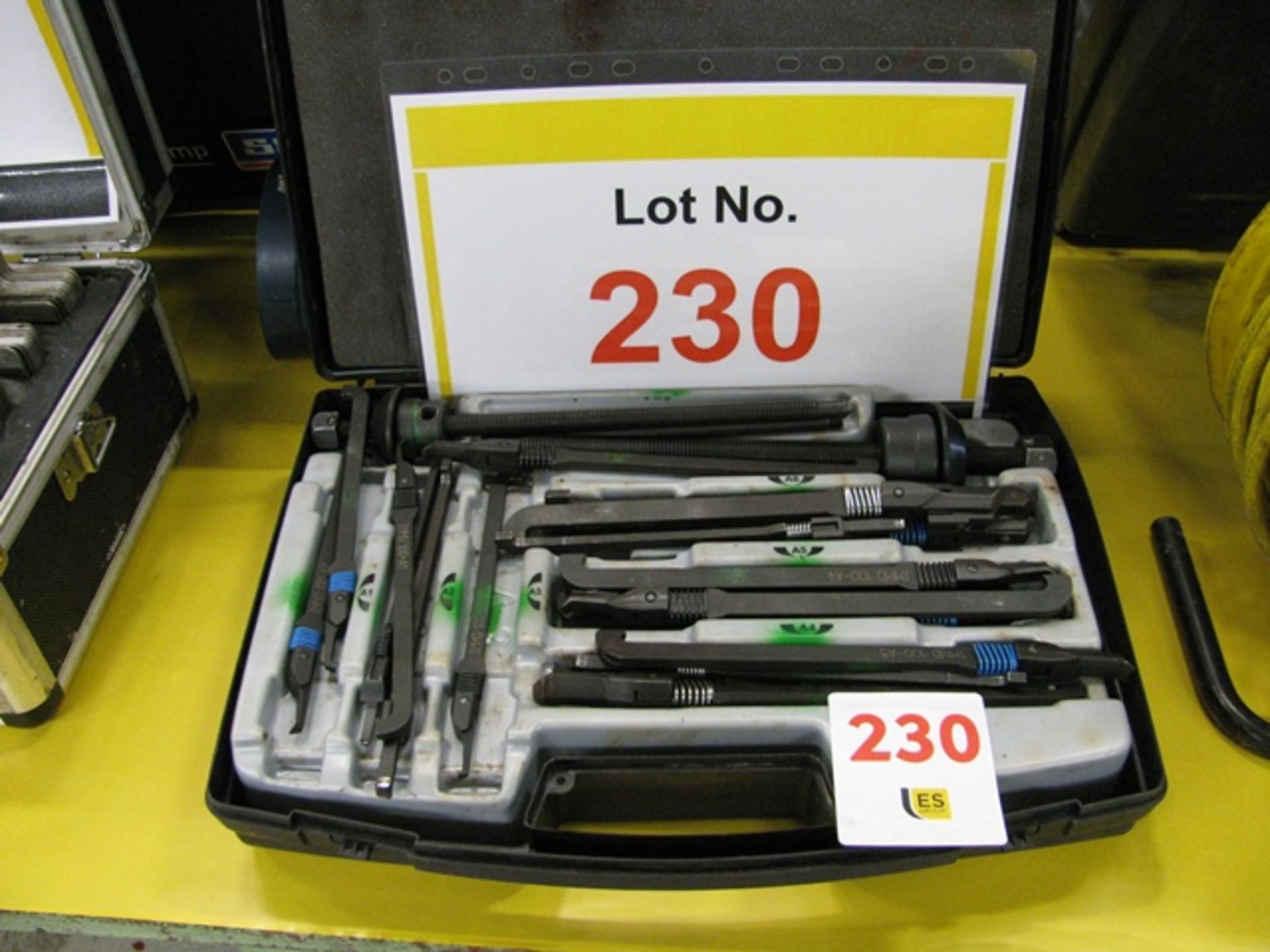 SKF deep groove ball bearing puller kit, Model: TMMD 100 (This item is ...