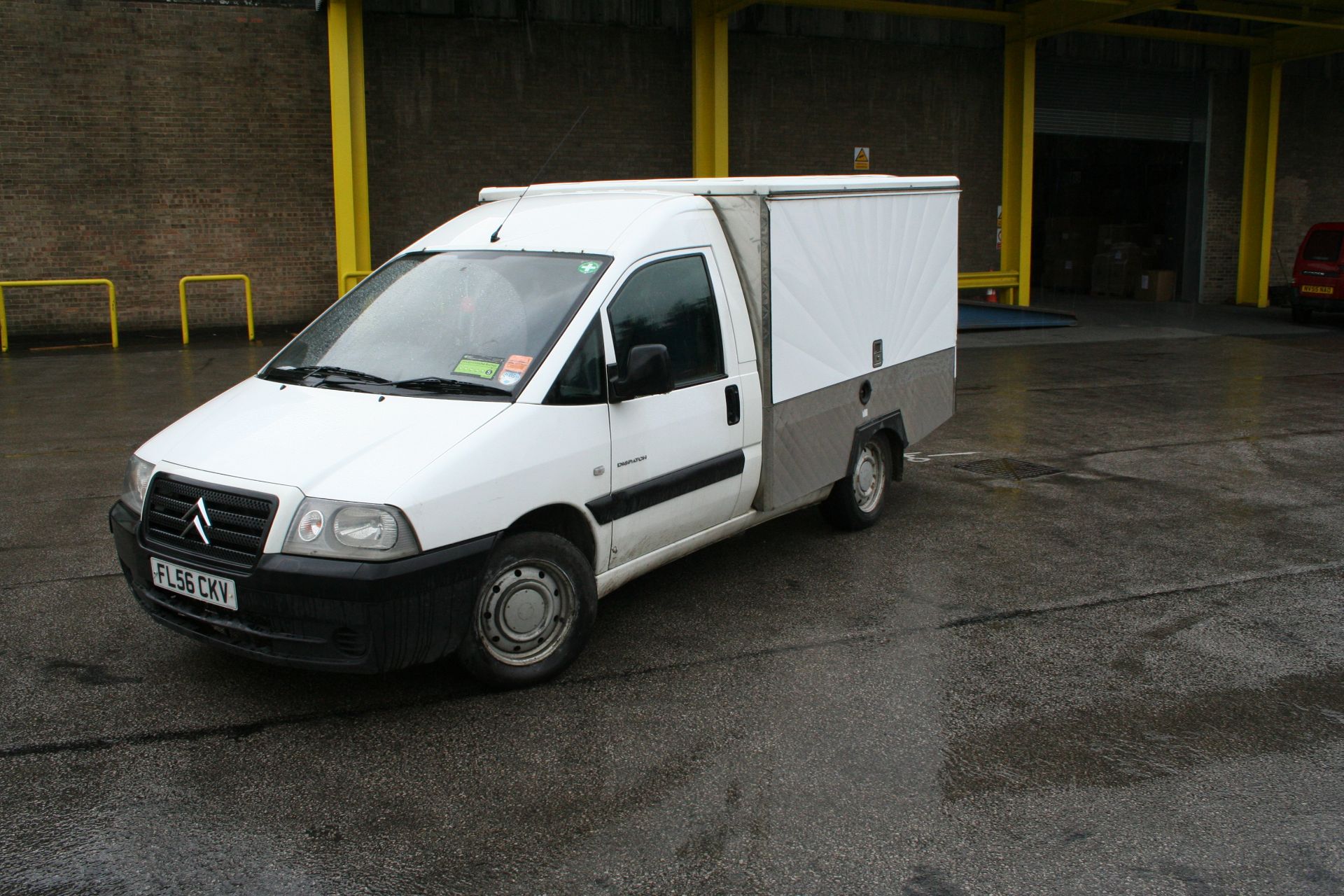 Jiffy Panino  mobile catering van based on Citroen Despatch 900 Ddi SWB chassis, registration number - Image 2 of 9