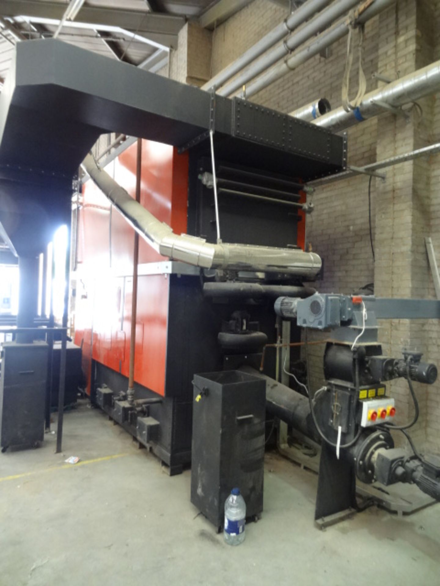 Talbott Wood Waste Hot Water Boiler, with flue, ash cart, water pasteuriser, 2-circulation pumps... - Image 2 of 6