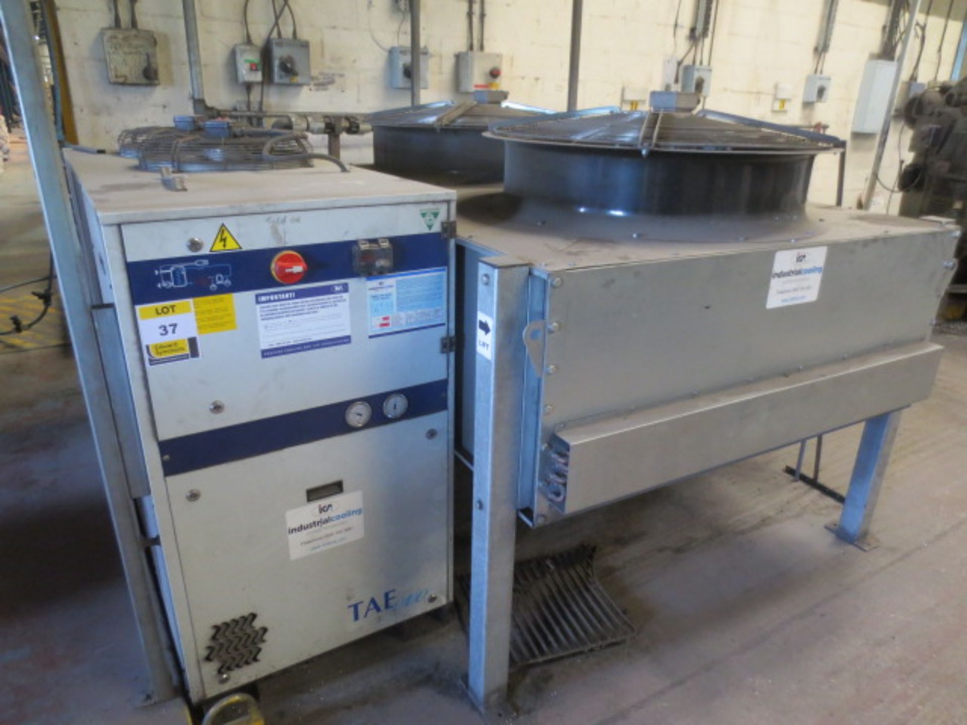 TAE EVO 161 water chiller, Serial No 2200163622 (2010) with ICS C52580 twin fan condenser with - Image 2 of 5