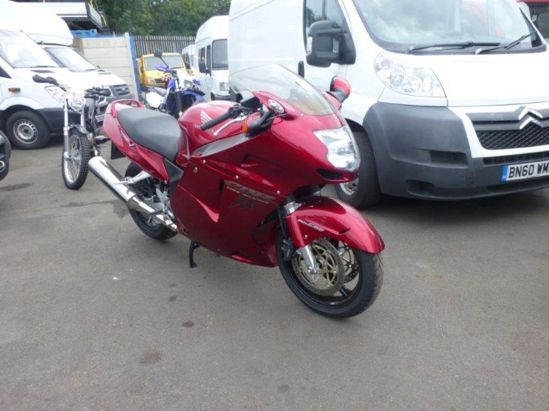 Honda Super Blackbird CBR 1100XX motorcycle, 1137cc (Red)   Registration no. T825 ACK  VIN no.