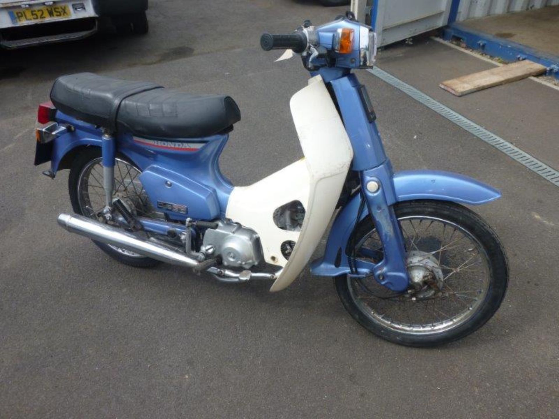 Honda C90E Step Through motorcycle, 85cc (Blue)  Registration no. E464 RUB  VIN no. HA021384798 - Image 2 of 4