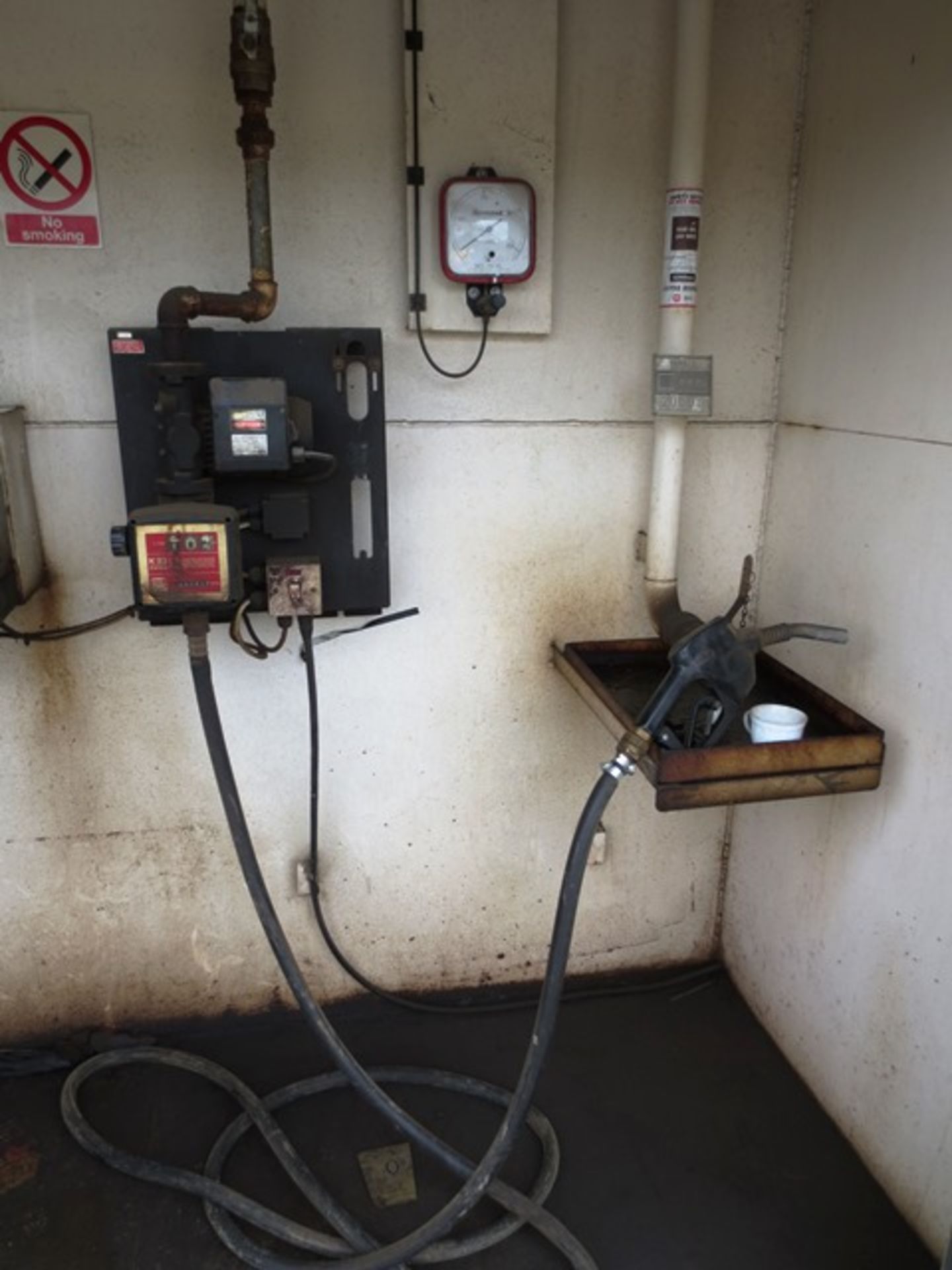 Steel bunded split fuel station / tank, 16,000 & 2,000 litre capacities, digital & dial type level - Image 4 of 5