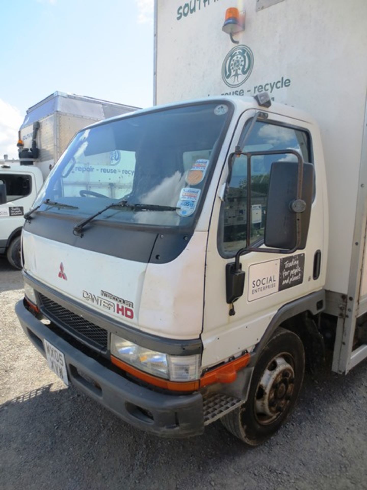 Mitsubishi Canter 75 kerbside recycling truck, 5.5m (approx) body, reg no: WX05 XVW (2005), Recorded - Image 3 of 18