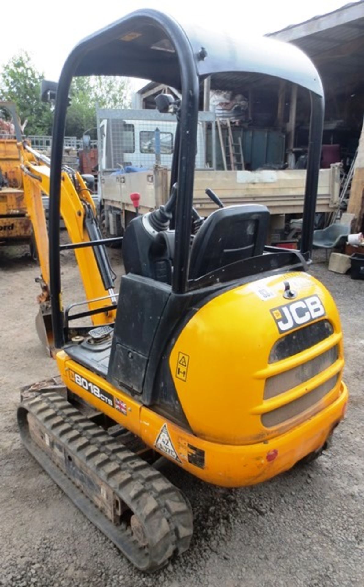 JCB 8018CTS rubber tracked mini hydraulic excavator with front dozer, product ID No: - Image 2 of 13