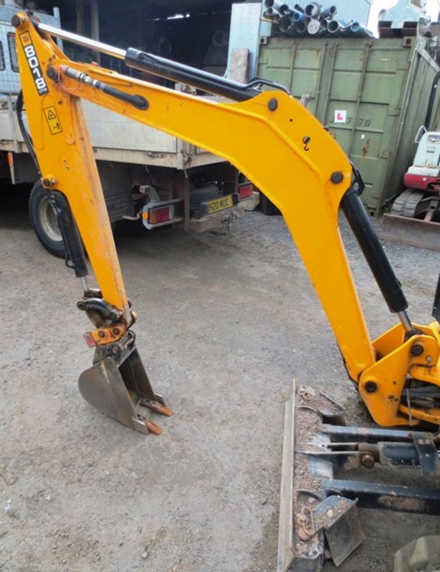 JCB 8018CTS rubber tracked mini hydraulic excavator with front dozer, product ID No: - Image 8 of 13