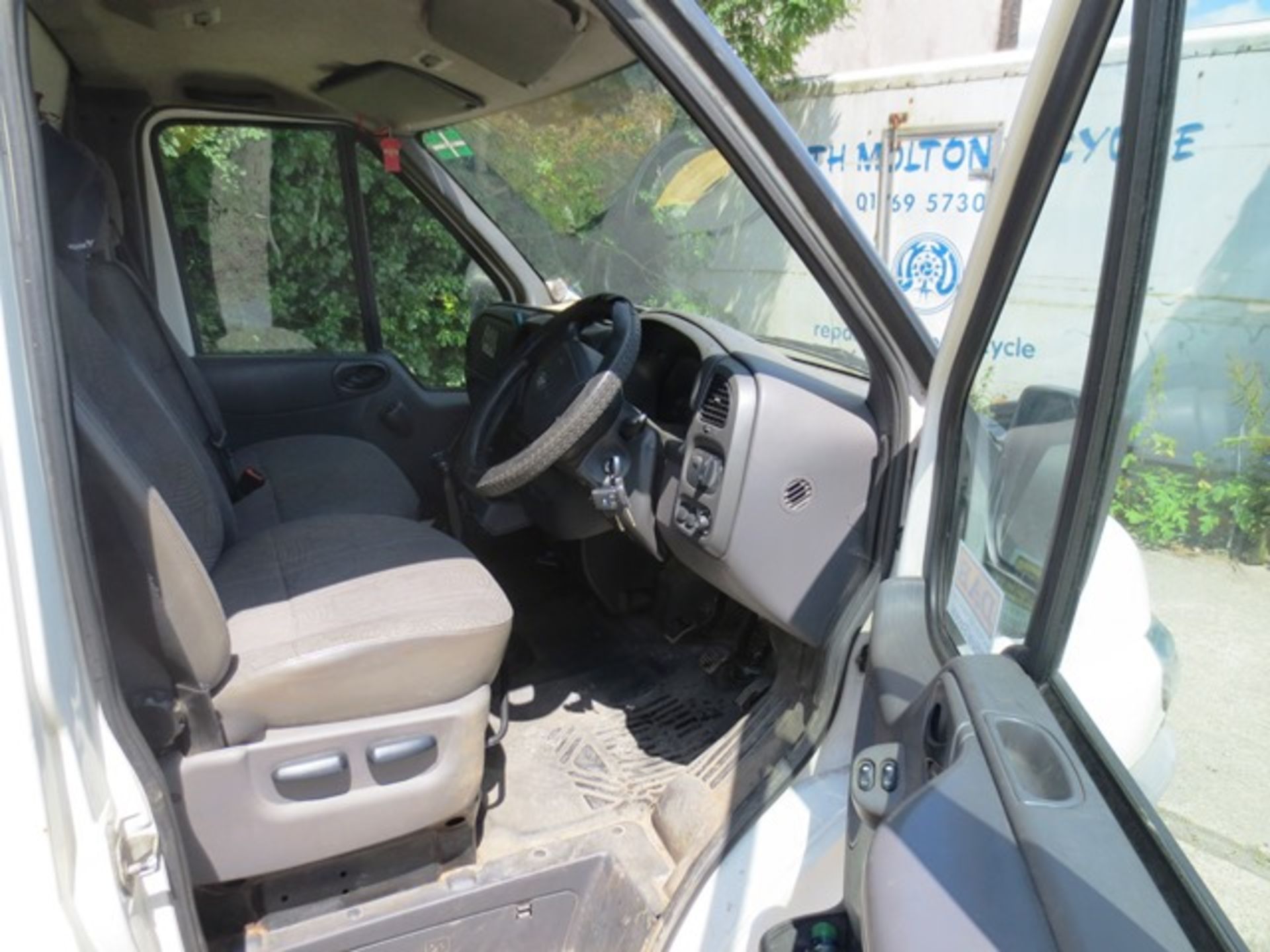 Ford Transit 280 diesel SWB panel van, reg no: WG54 VCA (2005), Recorded Mileage; 216, 782. MOT 26 - Image 7 of 13