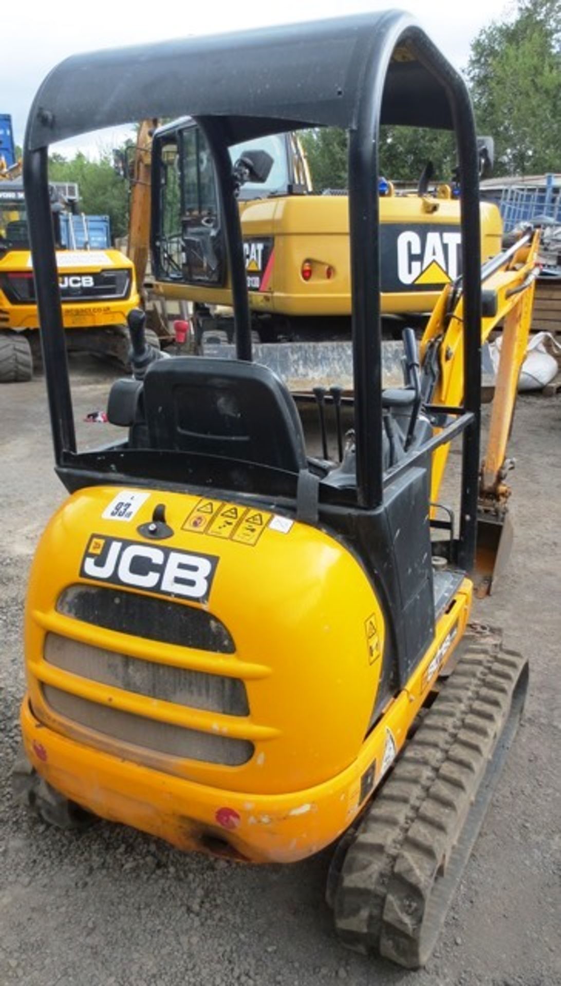 JCB 8018CTS rubber tracked mini hydraulic excavator with front dozer, product ID No: - Image 3 of 13