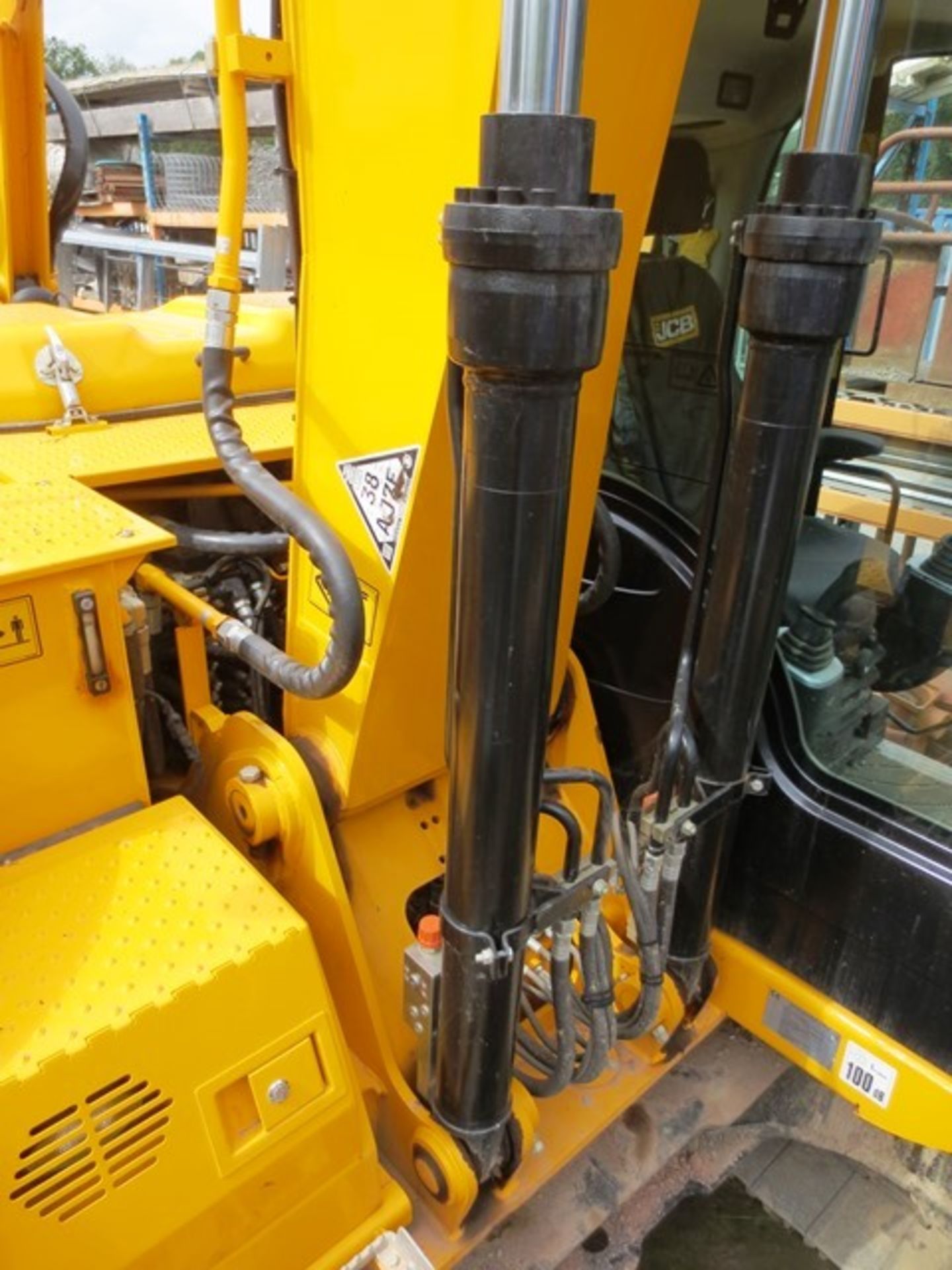 JCB JS130LC T4i IIIB steel tracked hydraulic excavator, product ID No: JCBJS13EVO2134453 (2014), - Image 10 of 19