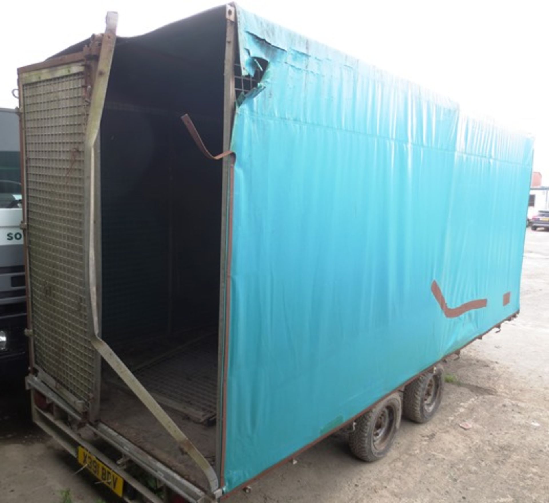 Indespension twin axle covered trailer, approx 4.5m, type V675, serial no. 36757, EVW 7000kg to - Image 3 of 7