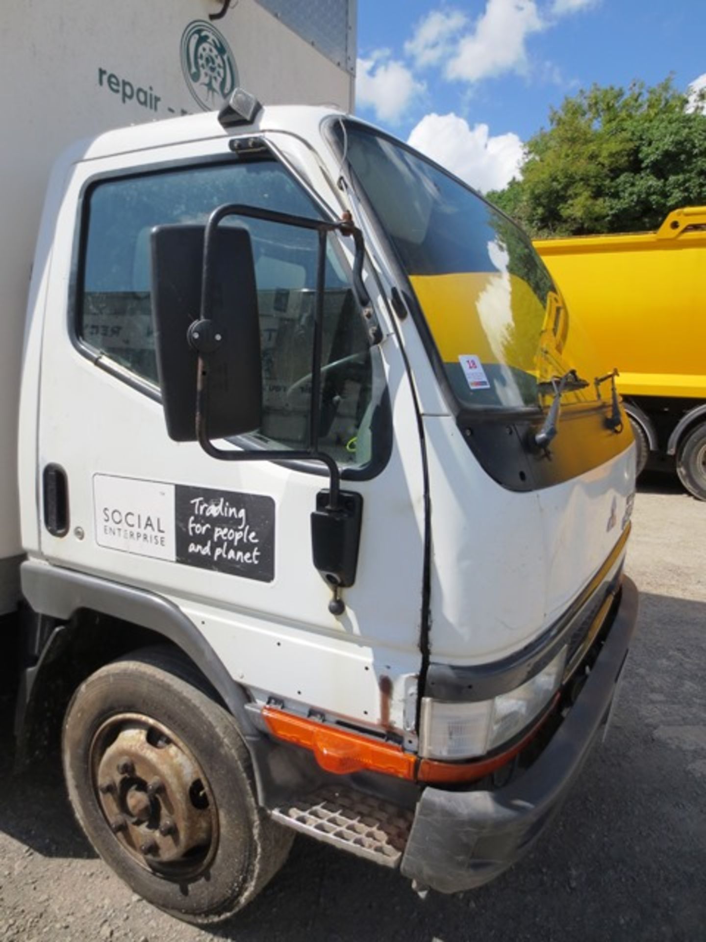 Mitsubishi Canter 75 kerbside recycling truck, 5.5m (approx) body, reg no: WX05 XVW (2005), Recorded - Image 2 of 18