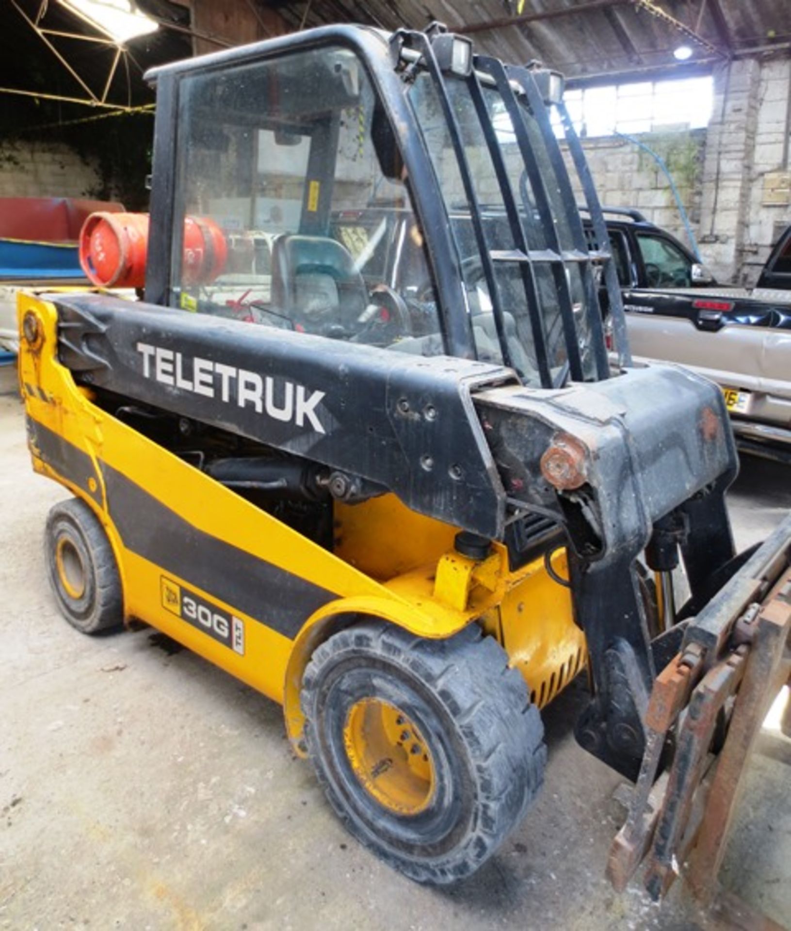 JCB 30G TLT Teletruck forklift/loader, serial no. SLPTLT3G3E0892305 (2003), with 1100mm forks, - Image 2 of 8