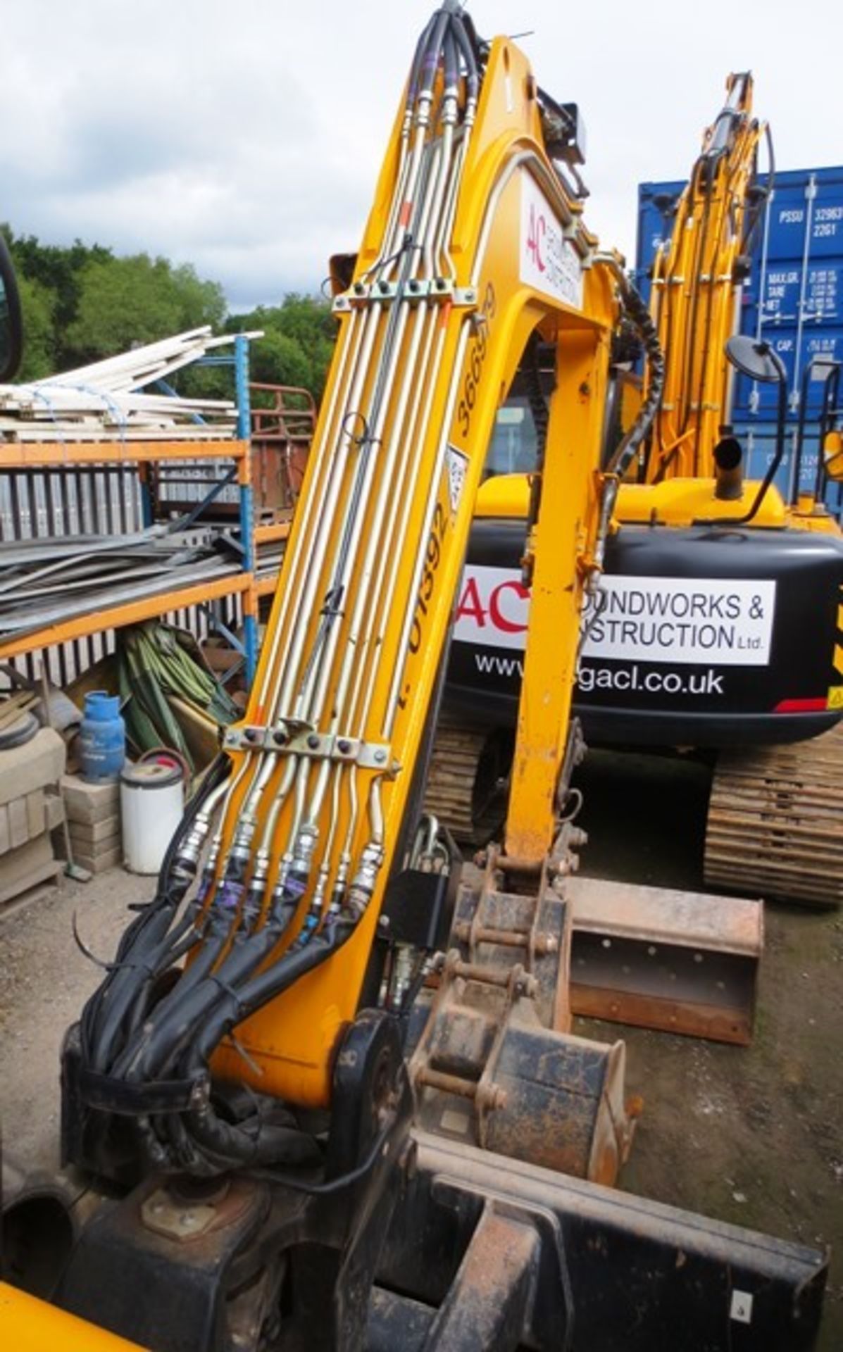 JCB 86C-1 rubber tracked midi hydraulic excavator with front dozer, product ID No: JCB086C1A02249723 - Image 9 of 19