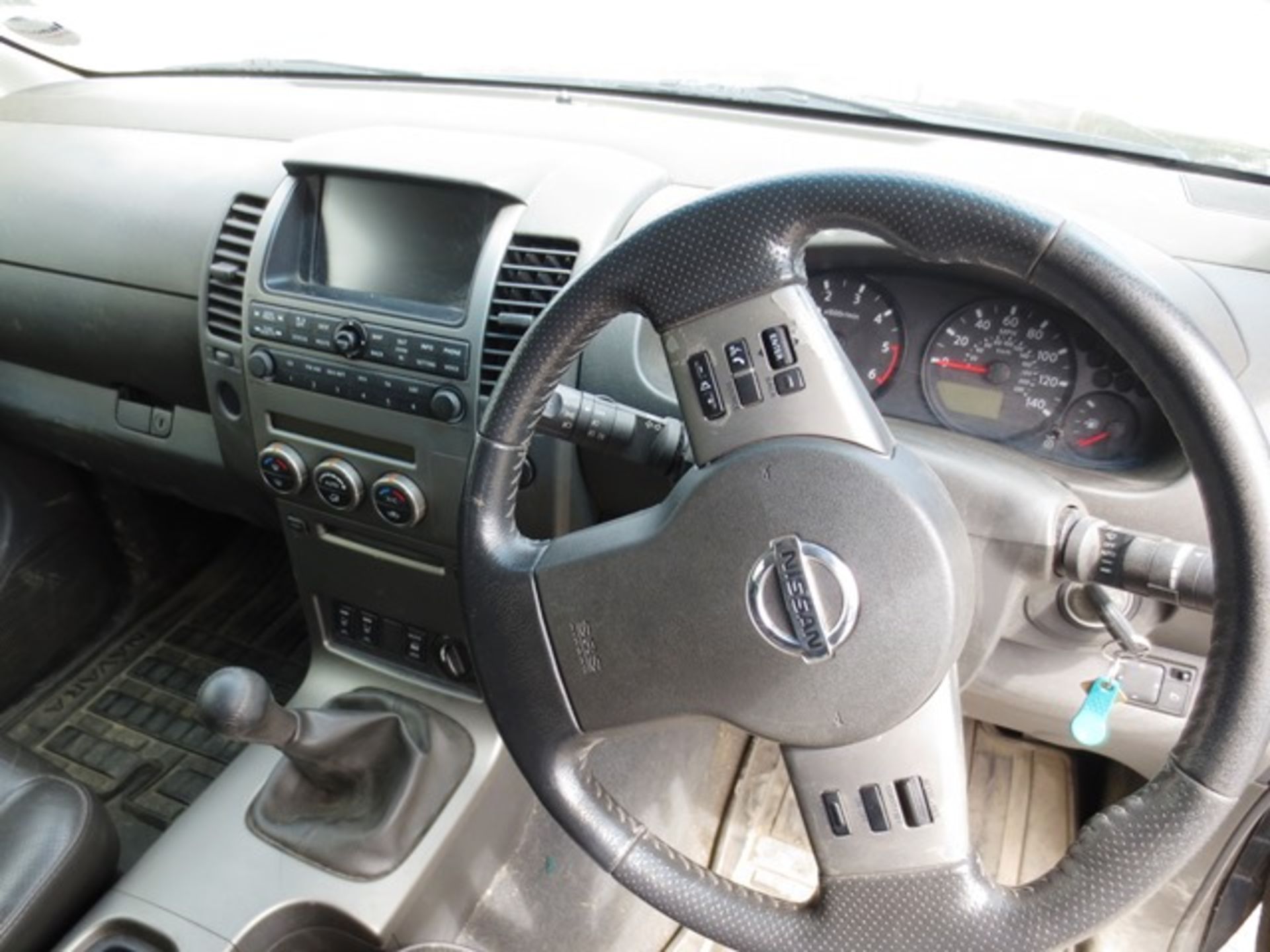 Nissan Navara Expedition LWB double cab DCI pick truck with canopy, leather interior, satnav, - Image 6 of 12