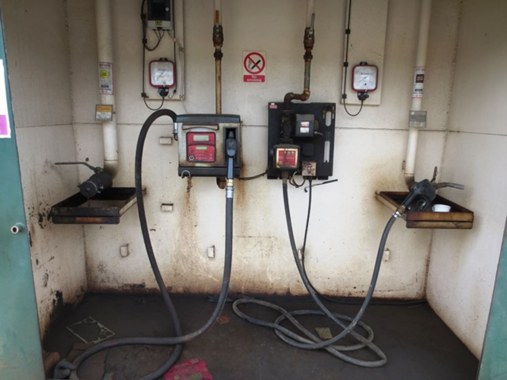 Steel bunded split fuel station / tank, 16,000 & 2,000 litre capacities, digital & dial type level - Image 2 of 5