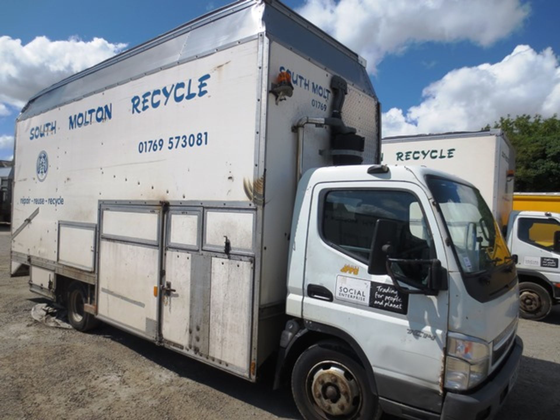 Mitsubishi Canter 75 kerbside recycling truck, 5.5m (approx) body, reg no: WX05 XVW (2005), Recorded - Image 5 of 18